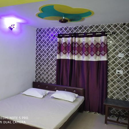 N.H.Y.N Home Stay Varanasi Ngoại thất bức ảnh