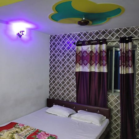 N.H.Y.N Home Stay Varanasi Ngoại thất bức ảnh