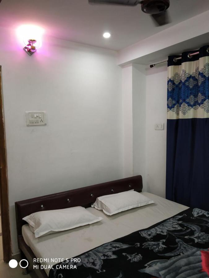 N.H.Y.N Home Stay Varanasi Ngoại thất bức ảnh